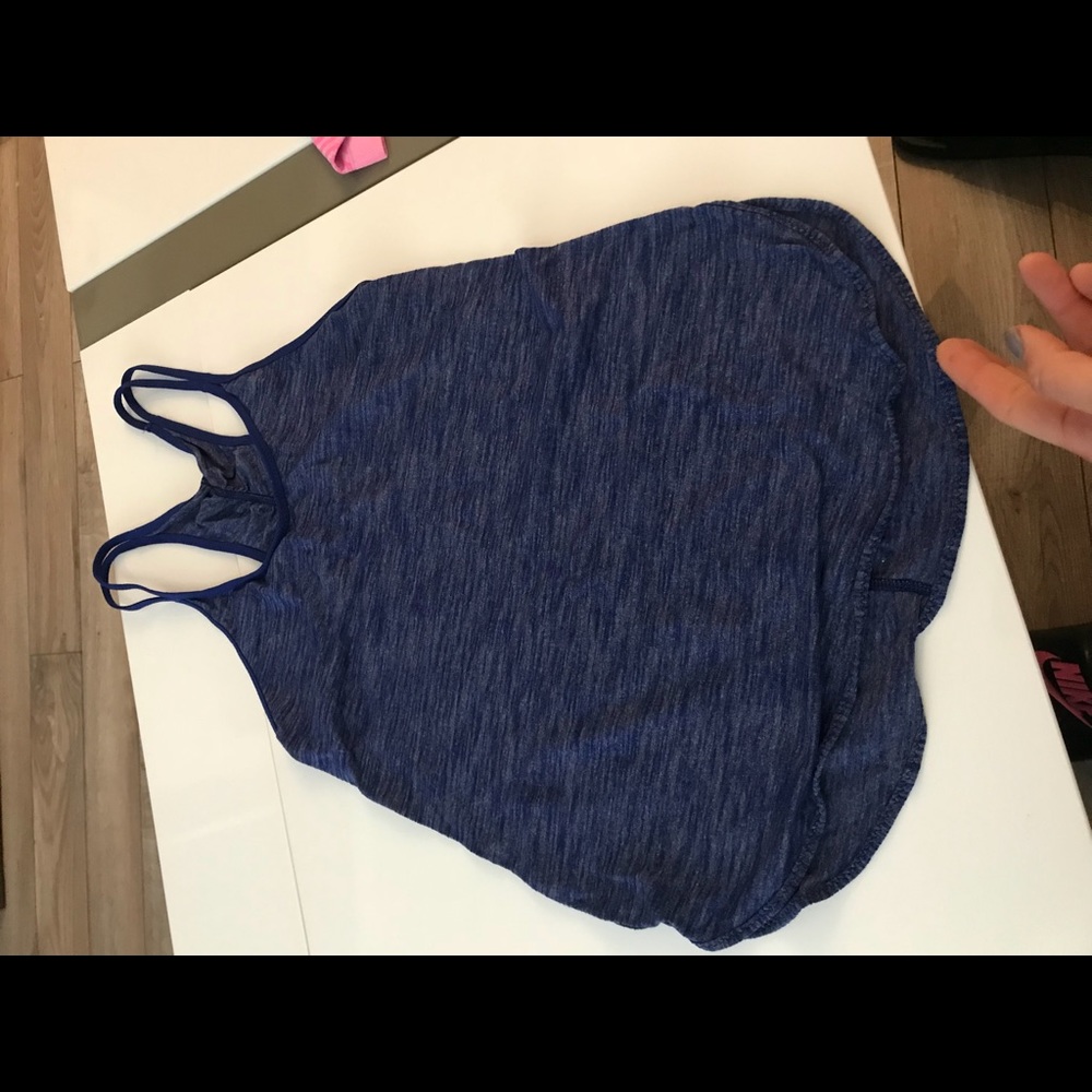 LULULEMON sz 4